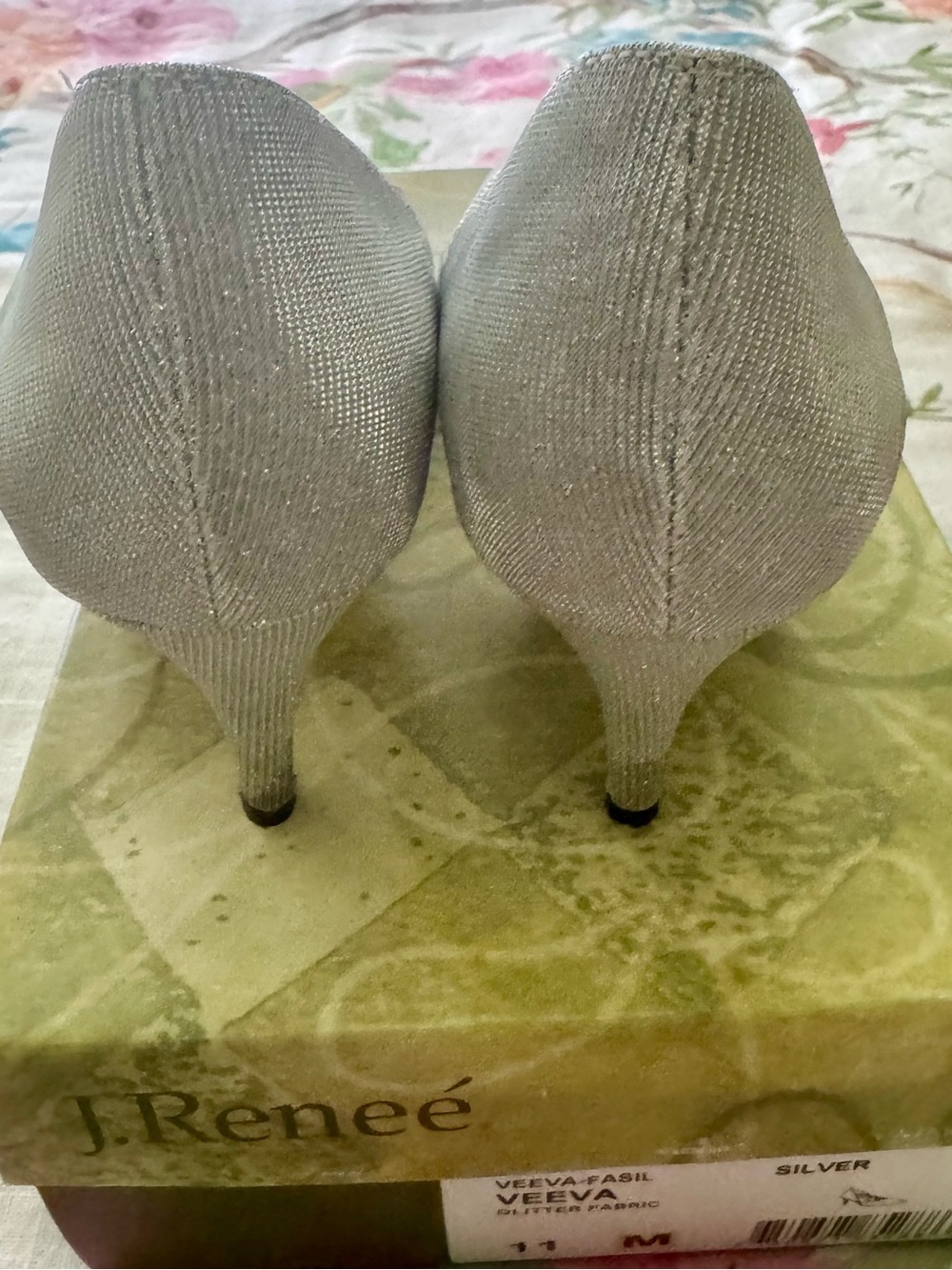 🌸 Veeva Dress Pump by J. Renee Silver Glitter 11 M - Picture 4 of 6